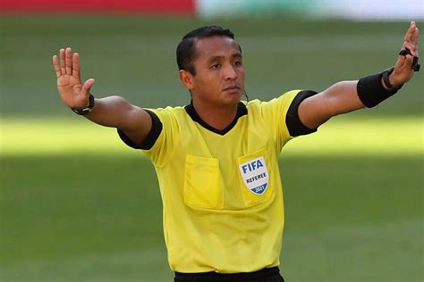 They believe that the Salvadoran referees decisions favored Mexico to the detriment of the Honduran team, especially the time added to the match after the 90 minutes had expired. . Mexico vs honduras controversy